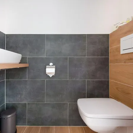 Lovely In With Balcony Apartament