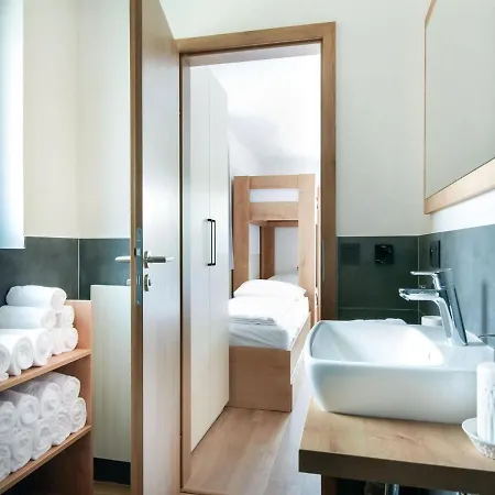 Lovely In With Balcony Apartament